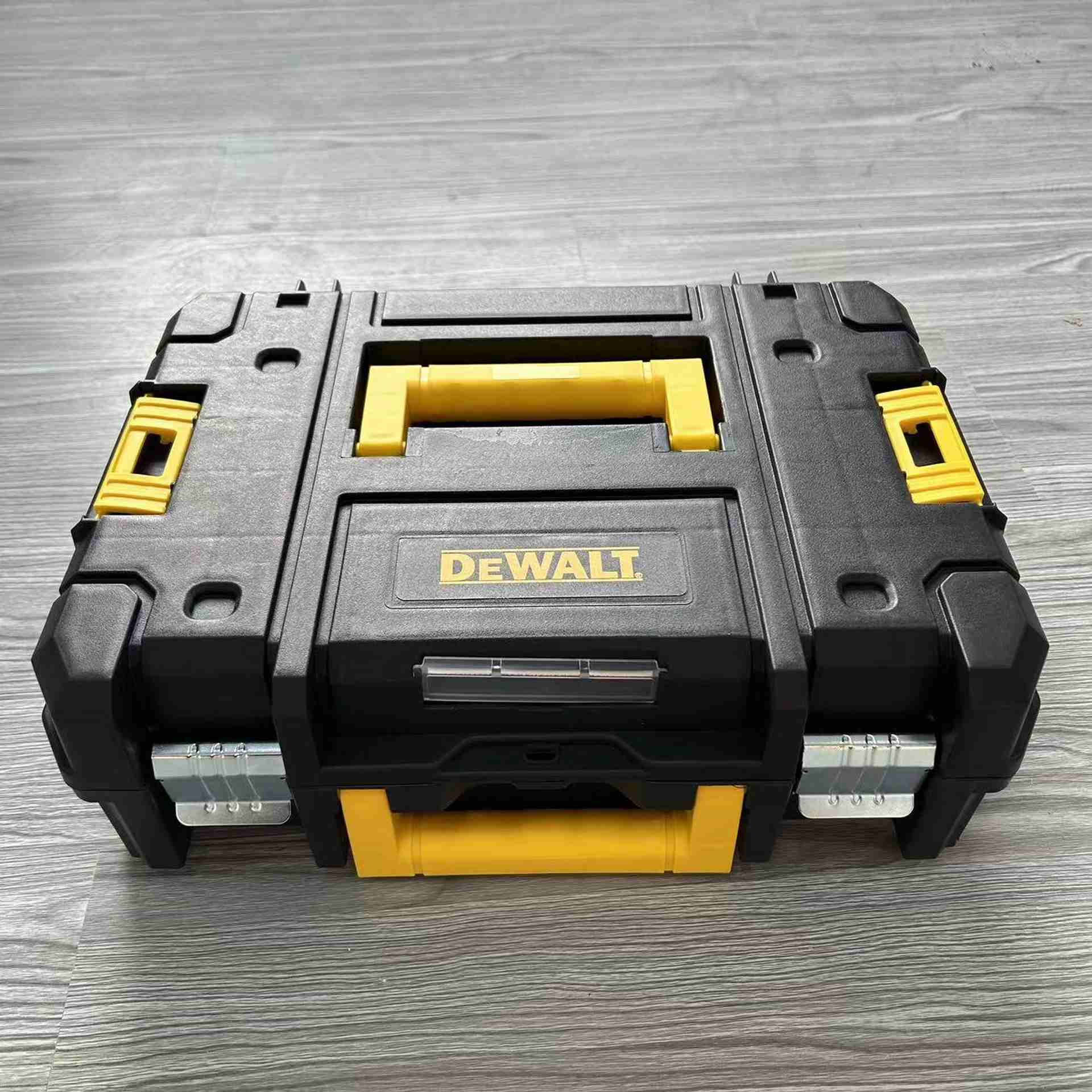 Dewalt AKU set odvijac i srafiica busilica 188v