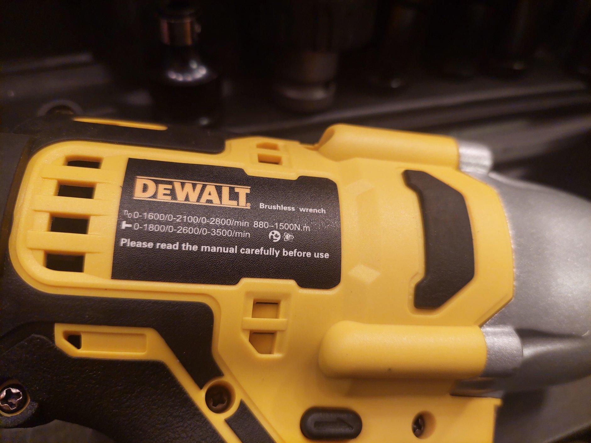 Dewalt udarni Aku odvijac za tockove 88V 2 bat u koferu - Slika 4