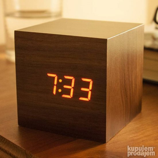 Digitalni sat mini Kocka Wooden clock