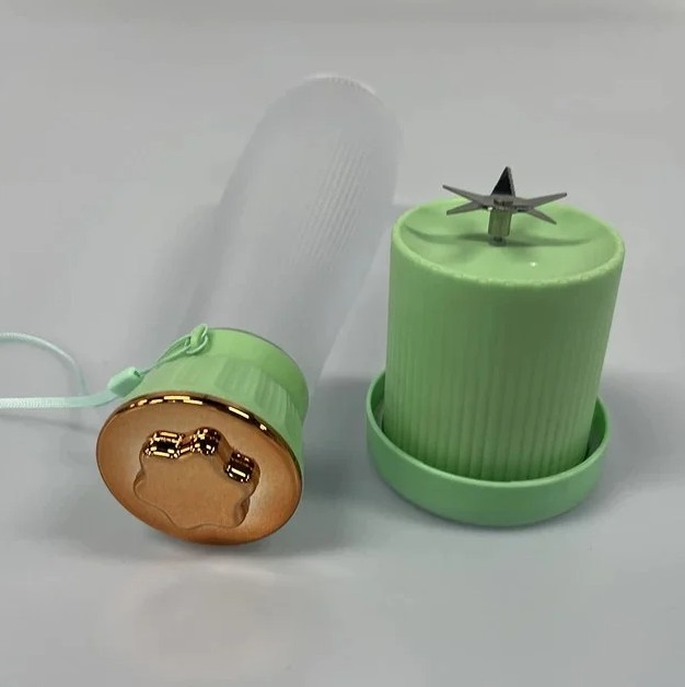 Elektricni Mini Prenosni Sokovnik USB Blender bez BPA