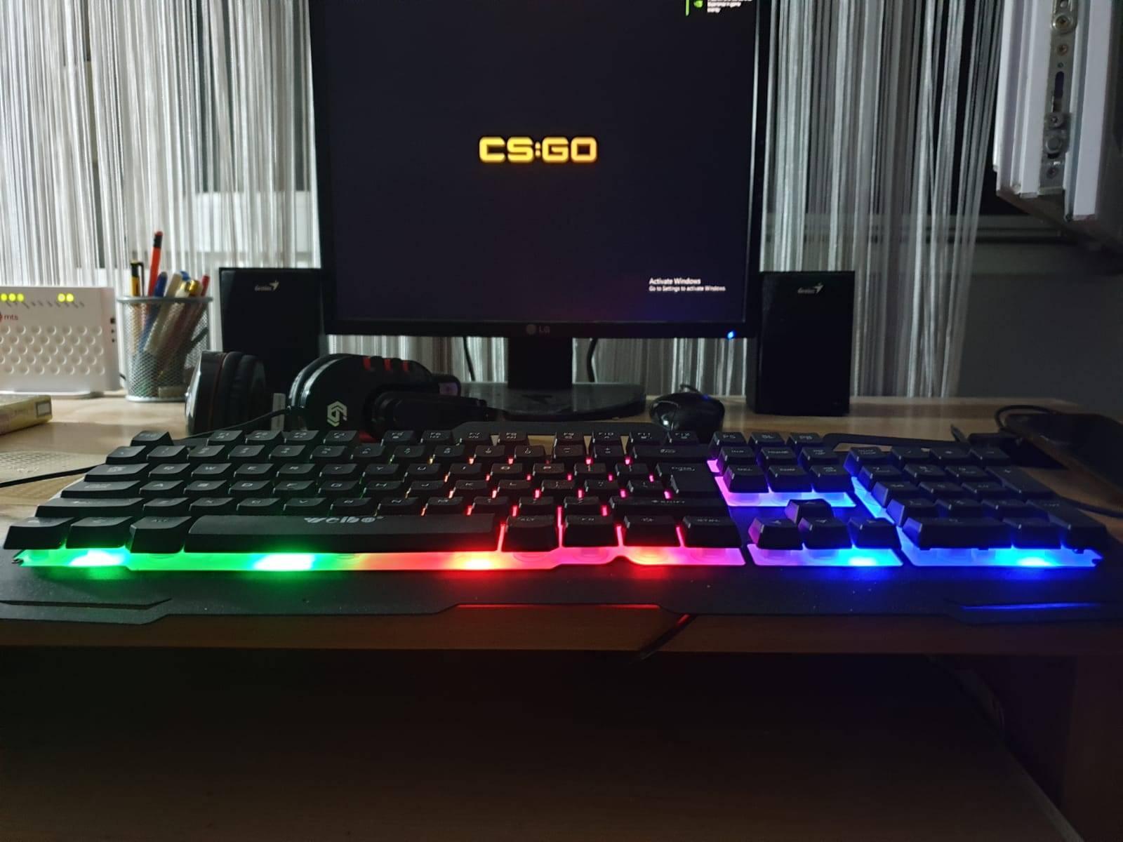 Fantasticna Led tastatura i podloga za mis Fantasticna Led tastatura i podloga za mis