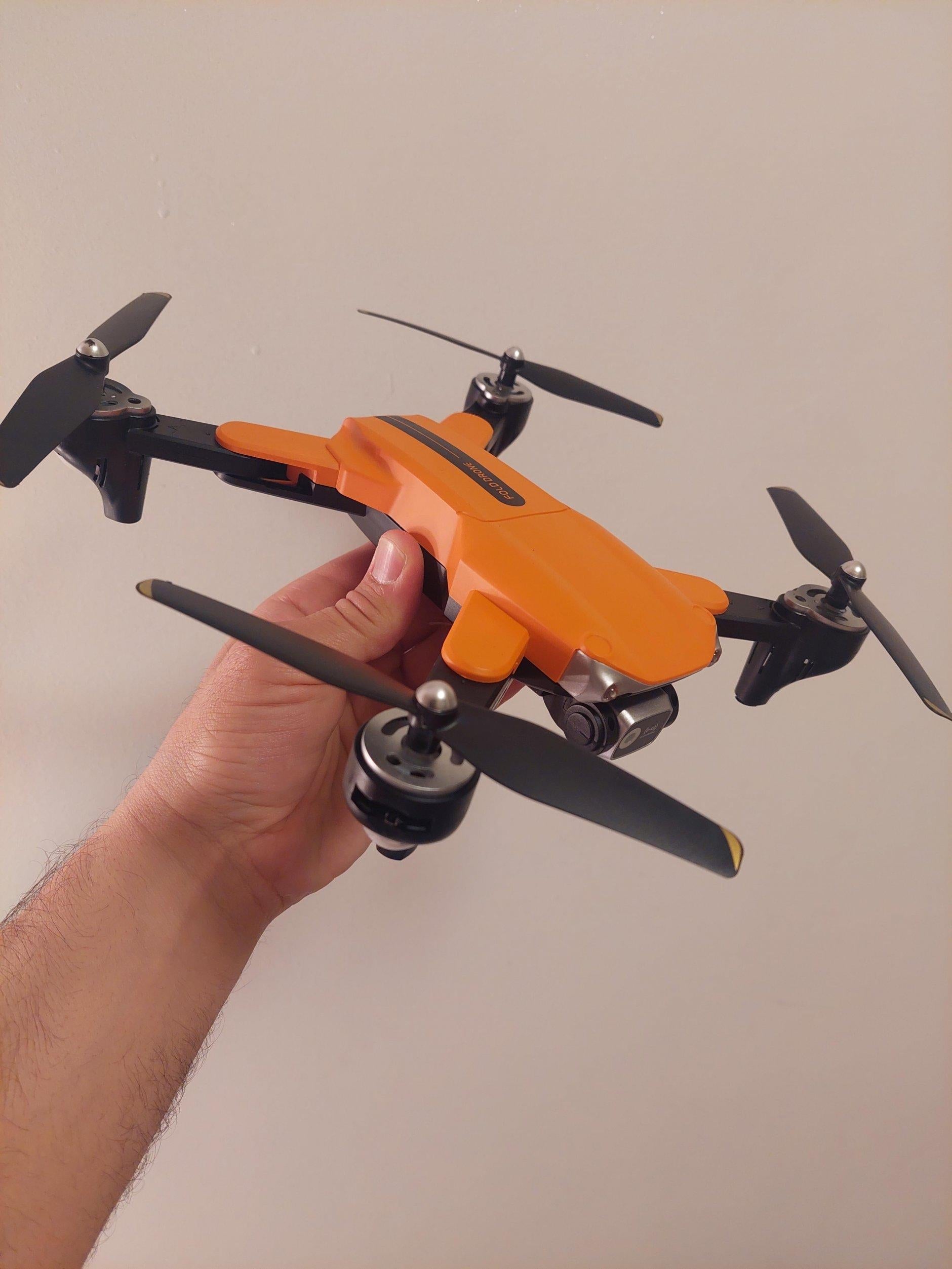 Foldable drone 818 AE5 PRO dron sa dve baterije Foldable drone 818 AE5 PRO dron sa dve baterije