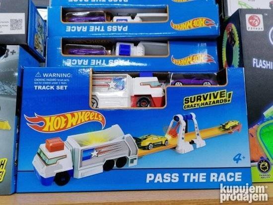 Hot Wheels trkacka staza sa preprekama