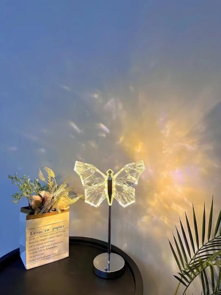 LED kristalna stona lampa LEPTIR