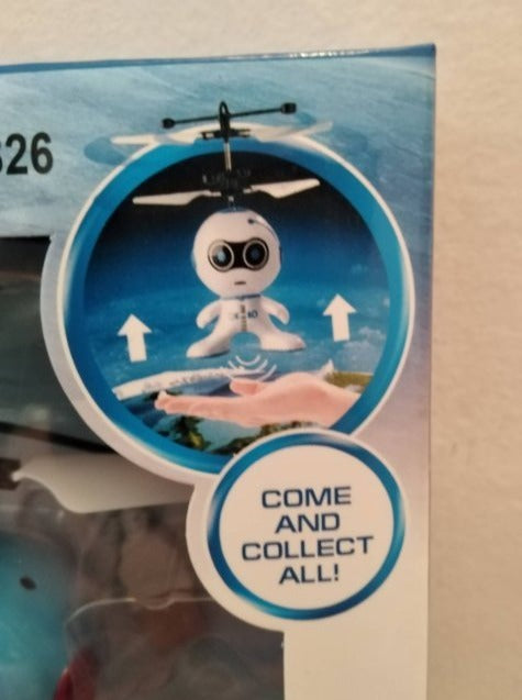 Leteci robot igracka novo
