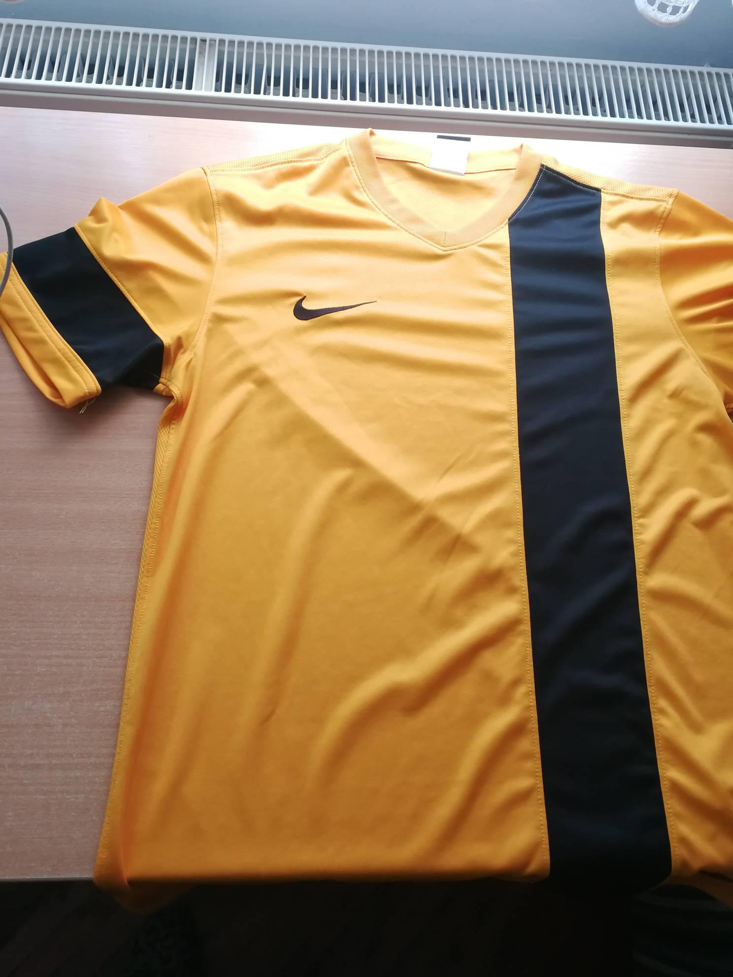 Majica Dri Fit Nike originalna vrlo malo nosena Majica Dri Fit Nike originalna vrlo malo nosena