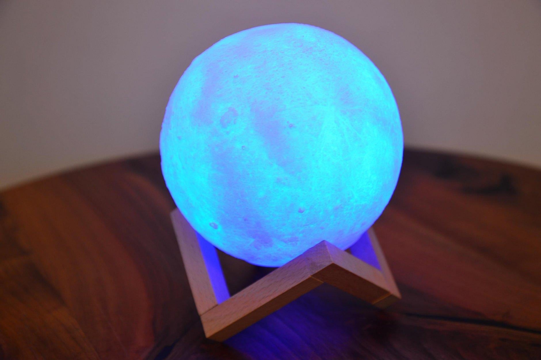 Mesec lampa 3 D lampa u obliku meseca Moon Lamp 15 cm Mesec lampa 3 D lampa u obliku meseca Moon Lamp 15 cm - Slika 3