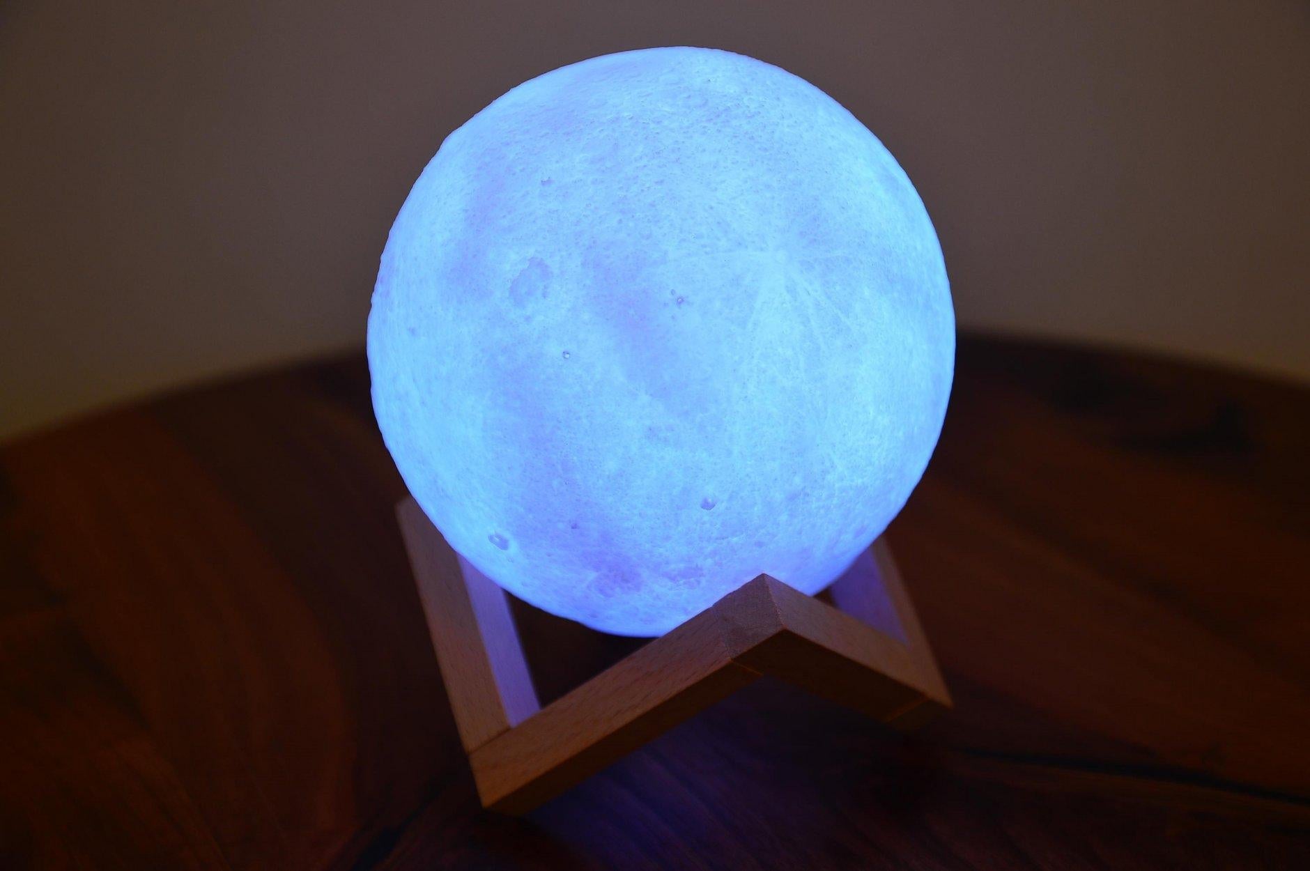 Mesec lampa 3 D lampa u obliku meseca Moon Lamp 15 cm Mesec lampa 3 D lampa u obliku meseca Moon Lamp 15 cm - Slika 5
