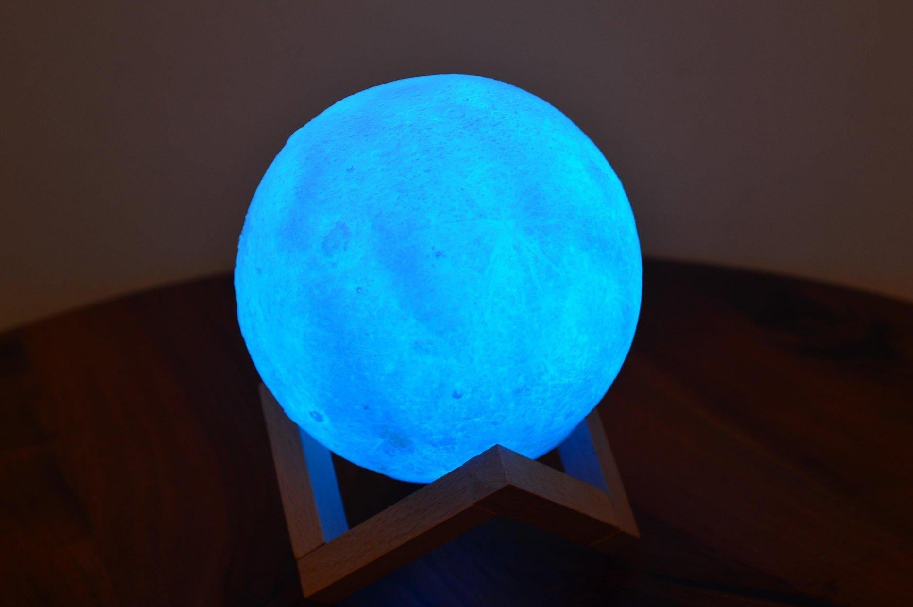 Mesec lampa 3 D lampa u obliku meseca Moon Lamp 15 cm Mesec lampa 3 D lampa u obliku meseca Moon Lamp 15 cm - Slika 6