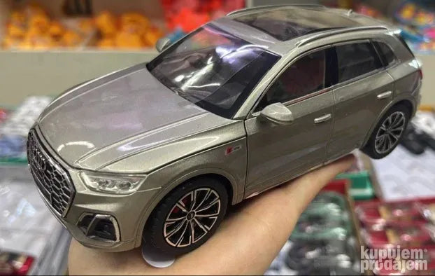 Metalni Auto Audi Q5 vise boja