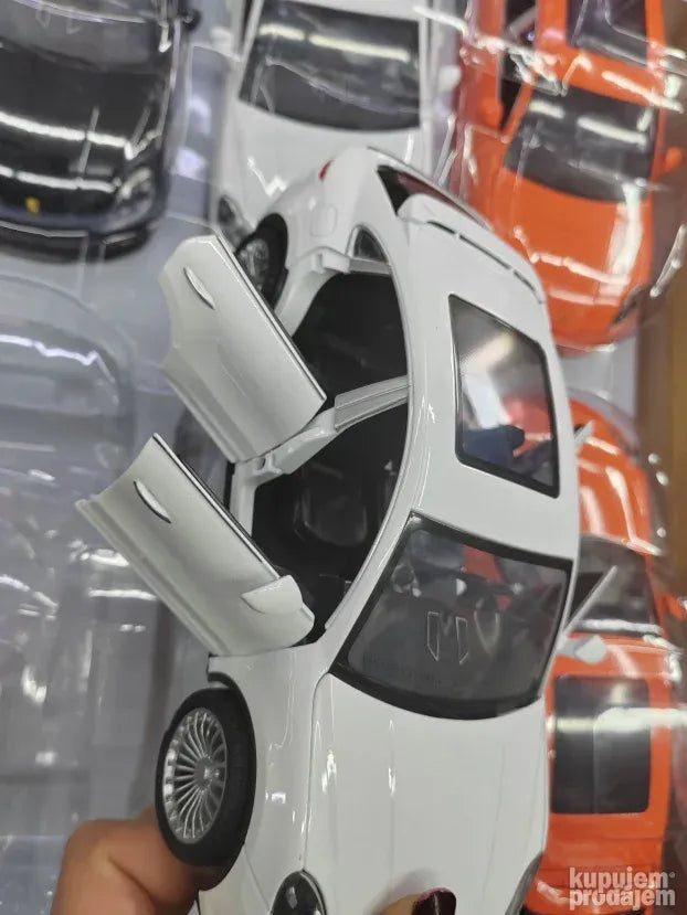 Metalni Auto Porshe Panamera - Slika 4
