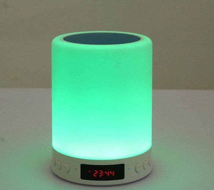 Mini Blutut zvucnik u obliku lampe Mini Blutut zvucnik u obliku lampe