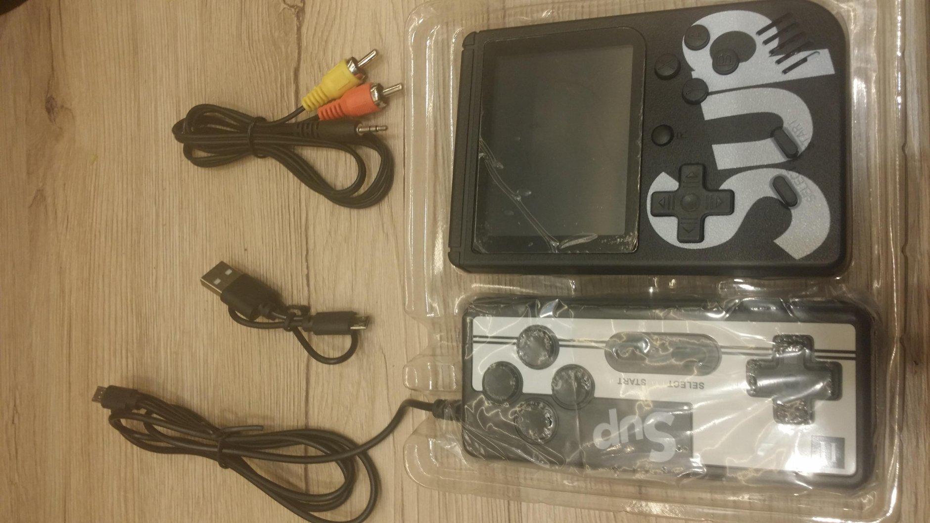 Mini retro konzola sa igricama i TV izlaz