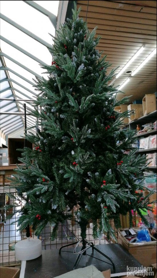 Novogodisnja jelka 210cm sa snegom i sisarkama