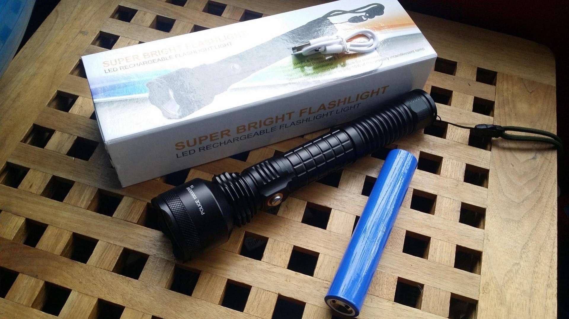 POLICE T 6 led baterijska lampa 24 cm punjiva 12000 mah