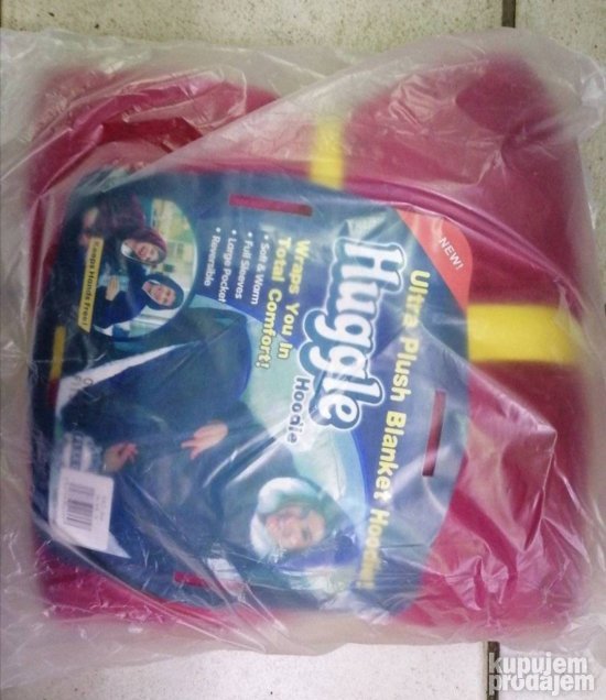 Plisani mekani ogrtac crveni hugglehoodie
