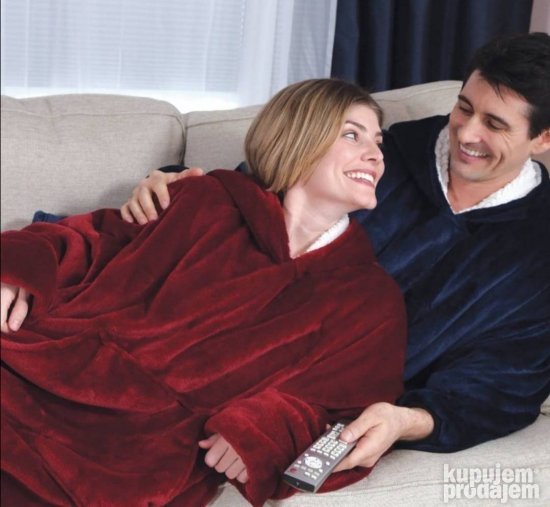 Plisani mekani ogrtac crveni hugglehoodie