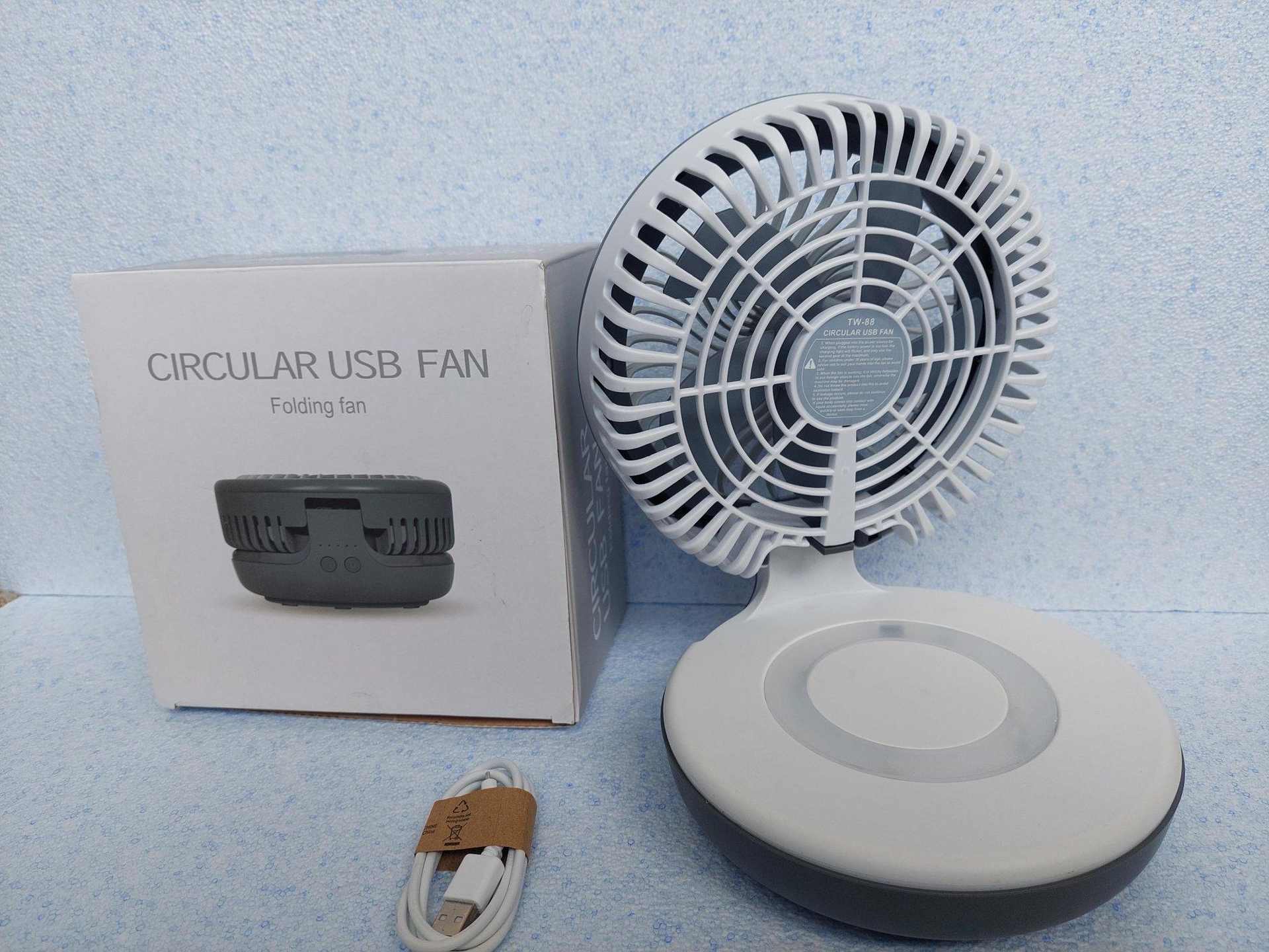 Preklopni USB stoni ventilator 19 cm precnik Preklopni USB stoni ventilator 19 cm precnik