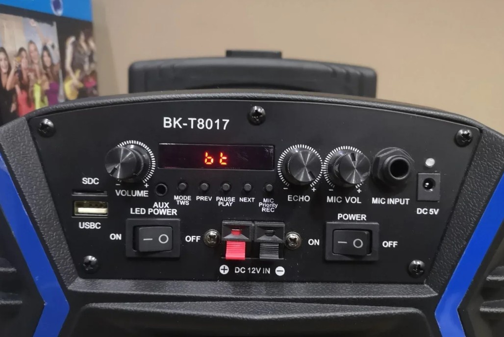 Prenosni Bluetooth Zvucnik 8 sa Karaoke Mikrofonom - Slika 4