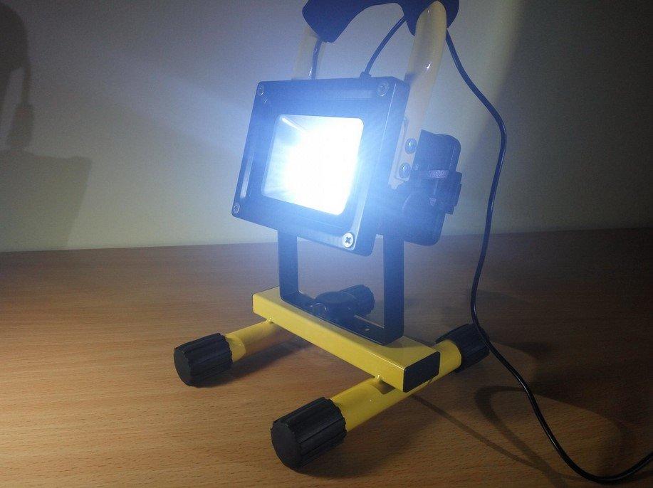 Prenosni punjivi LED reflektor 50 w prenosivi - Slika 2