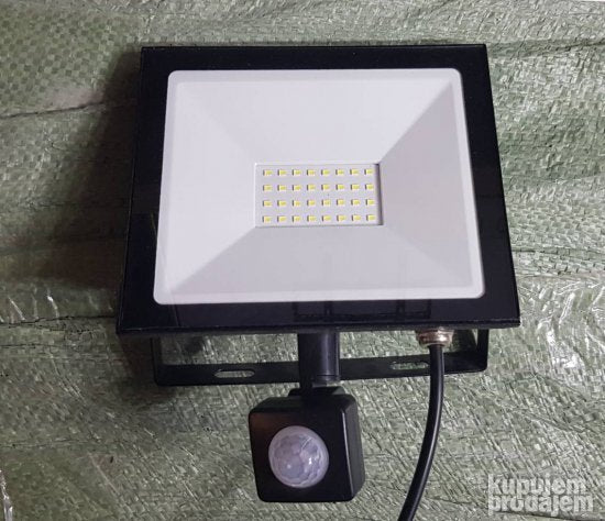 Reflektor 30W sa senzorom Reflektor bez senzora 30w