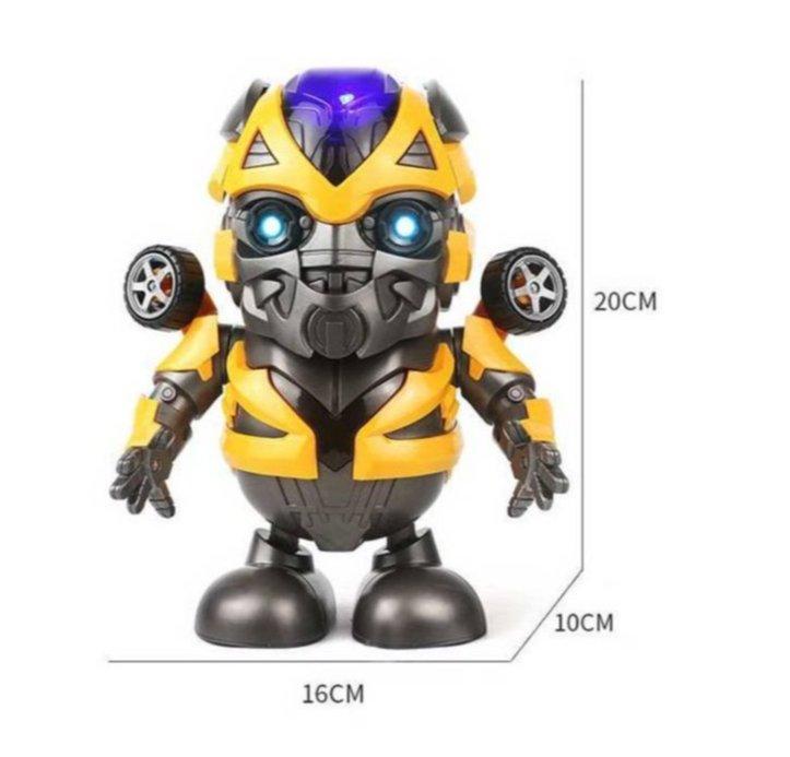 Robot koji igra pomera ruke noge i prica