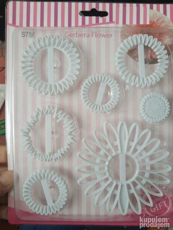 Set sekaca za fondan u OBLICIMA GERBERA set 9 kom