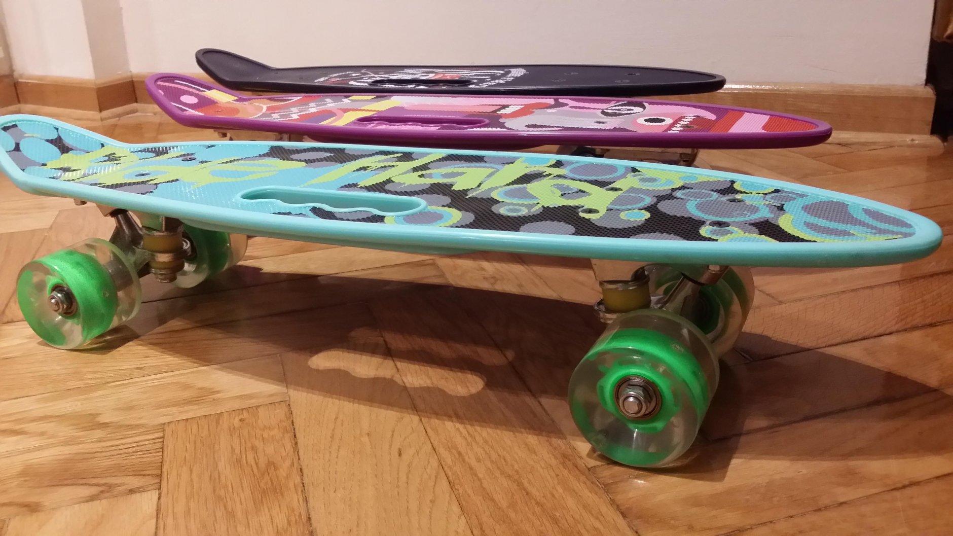 Skejt skateboard Penny board 58 cm svetleci tockici Skejt skateboard Penny board 58 cm svetleci tockici