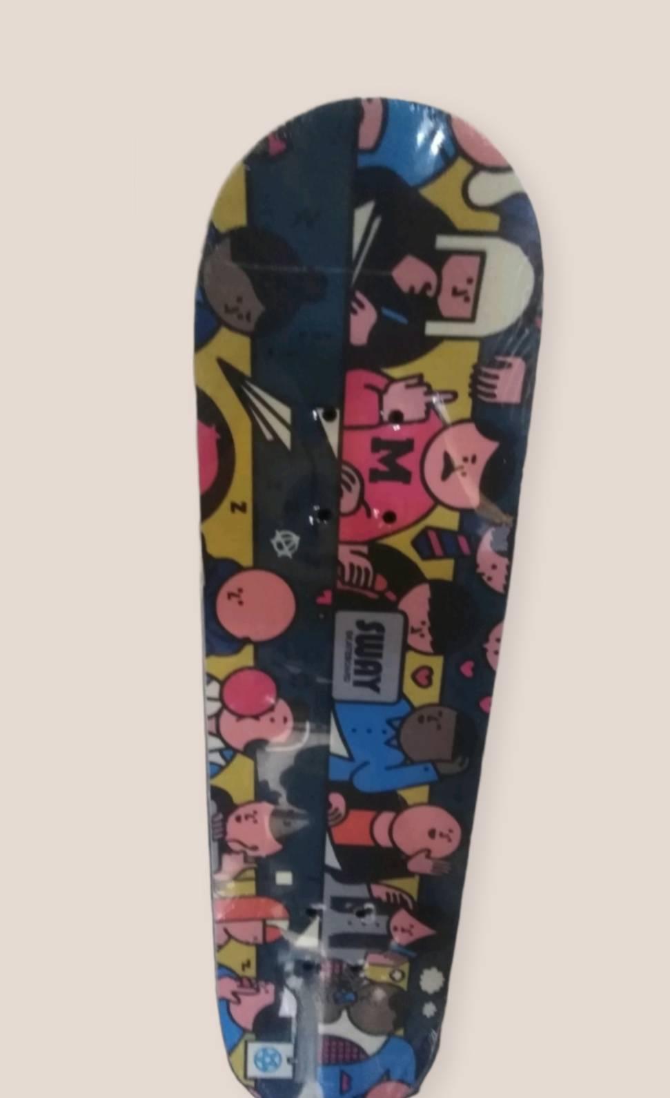 Skejtbord Sareni sa svetlecim tockovima