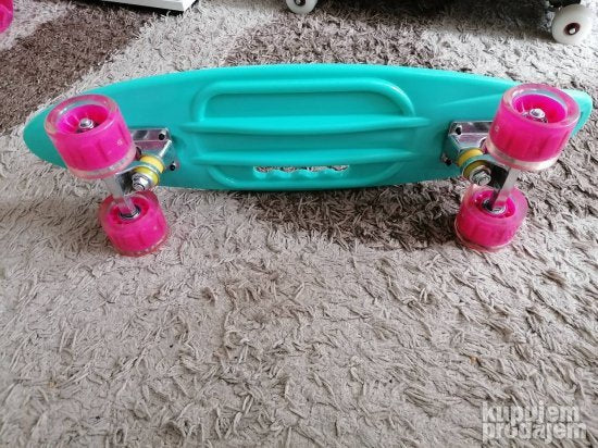 Skejtbord penibord skejt svetleci tockovi 60cm
