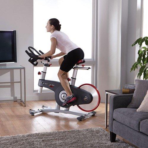 Sobni bicikl spiner Life Fitness spinnig bike sa kompjuterom Sobni bicikl spiner Life Fitness spinnig bike sa kompjuterom