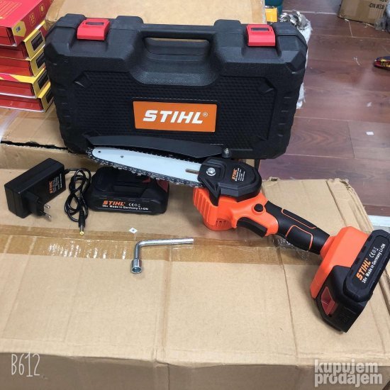 Stihl Aku testera 36v i dve baterije lancana testera