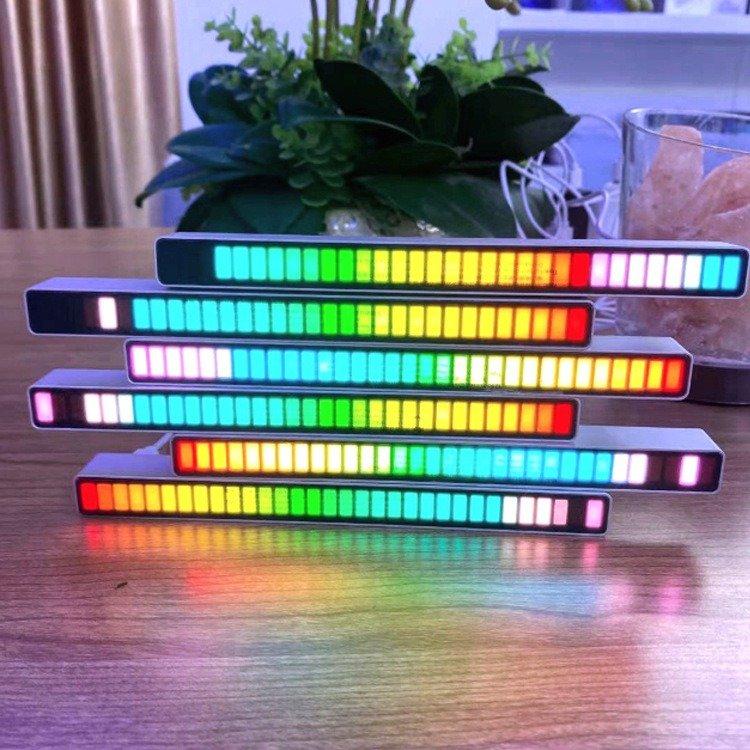 Svetlo ostljivo na zvuk RGB svetlo osetljivo na zvuk Svetlo ostljivo na zvuk RGB svetlo osetljivo na zvuk