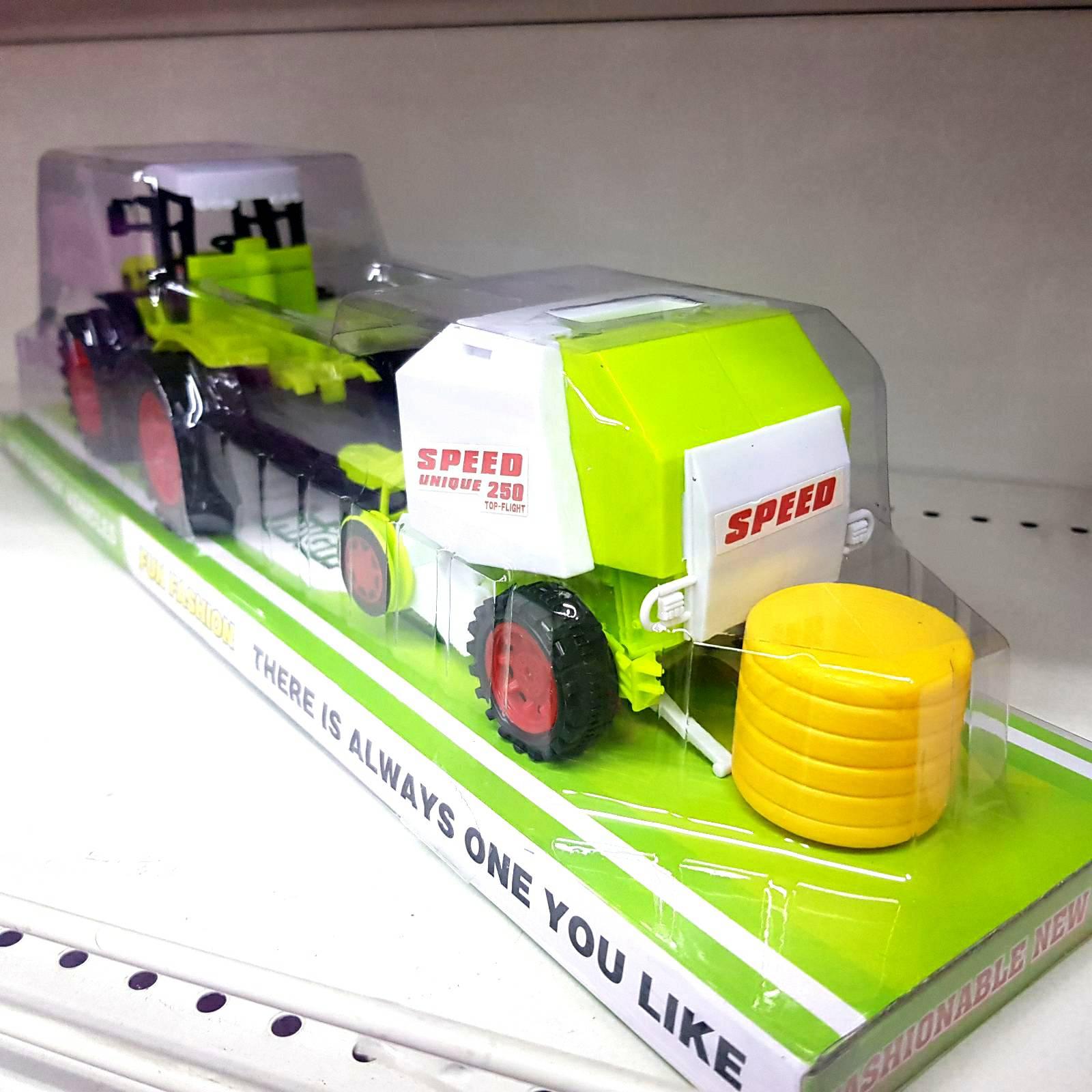 Traktor sa prikljuckom za baliranje Traktor sa prikljuckom za baliranje