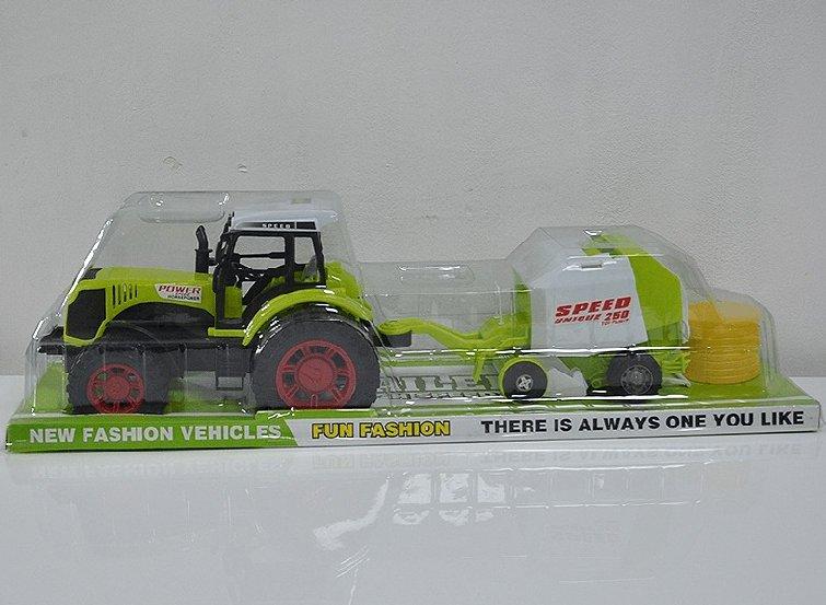Traktor sa prikljuckom za baliranje Traktor sa prikljuckom za baliranje