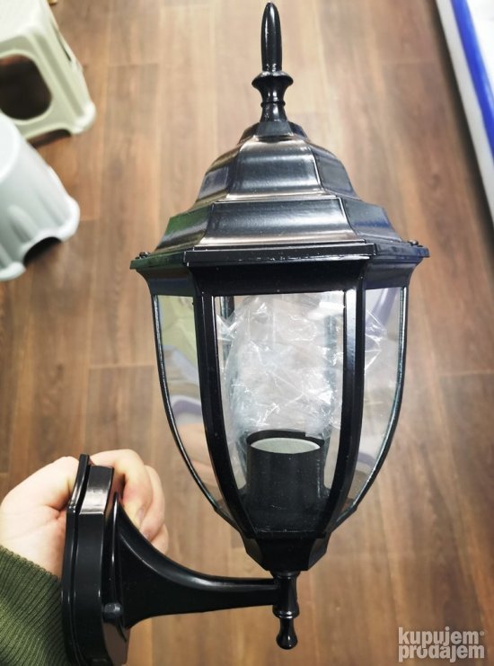 Ukrasne zidne lampe crne