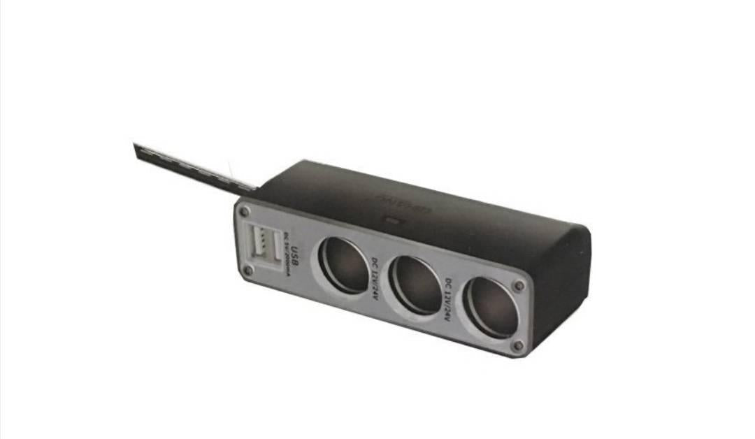 Uticnica za auto i 2 USB a Uticnica za auto i 2 USB a - Slika 3