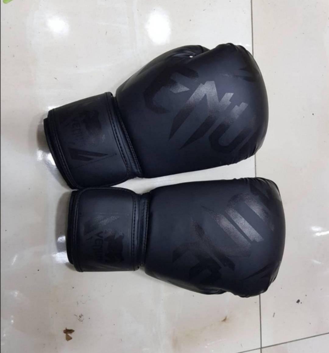 VENUM Odlicne rukavice za bokskik boks i sparing VENUM Odlicne rukavice za bokskik boks i sparing