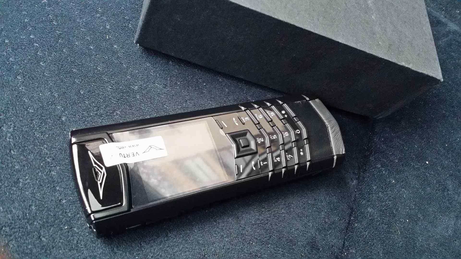 Vertu mobilni telefon dual sim odlicna replika