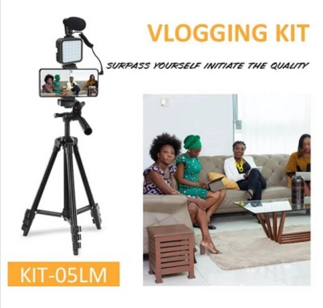 Vlogging Tripod fantastican za Youtubere Tiktokere Vlogging Tripod fantastican za Youtubere Tiktokere